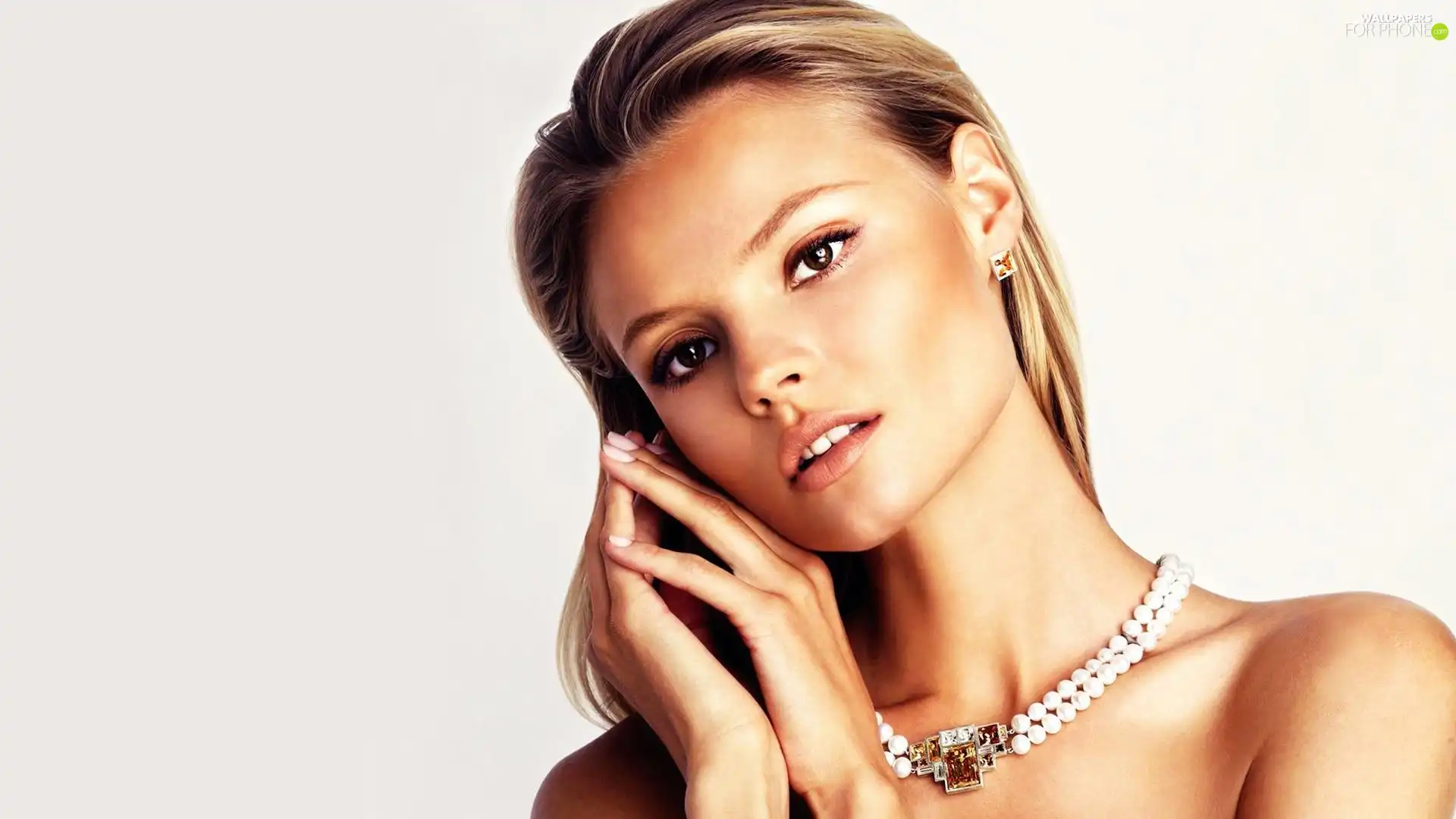 Magdalena Frackowiak, chaplet