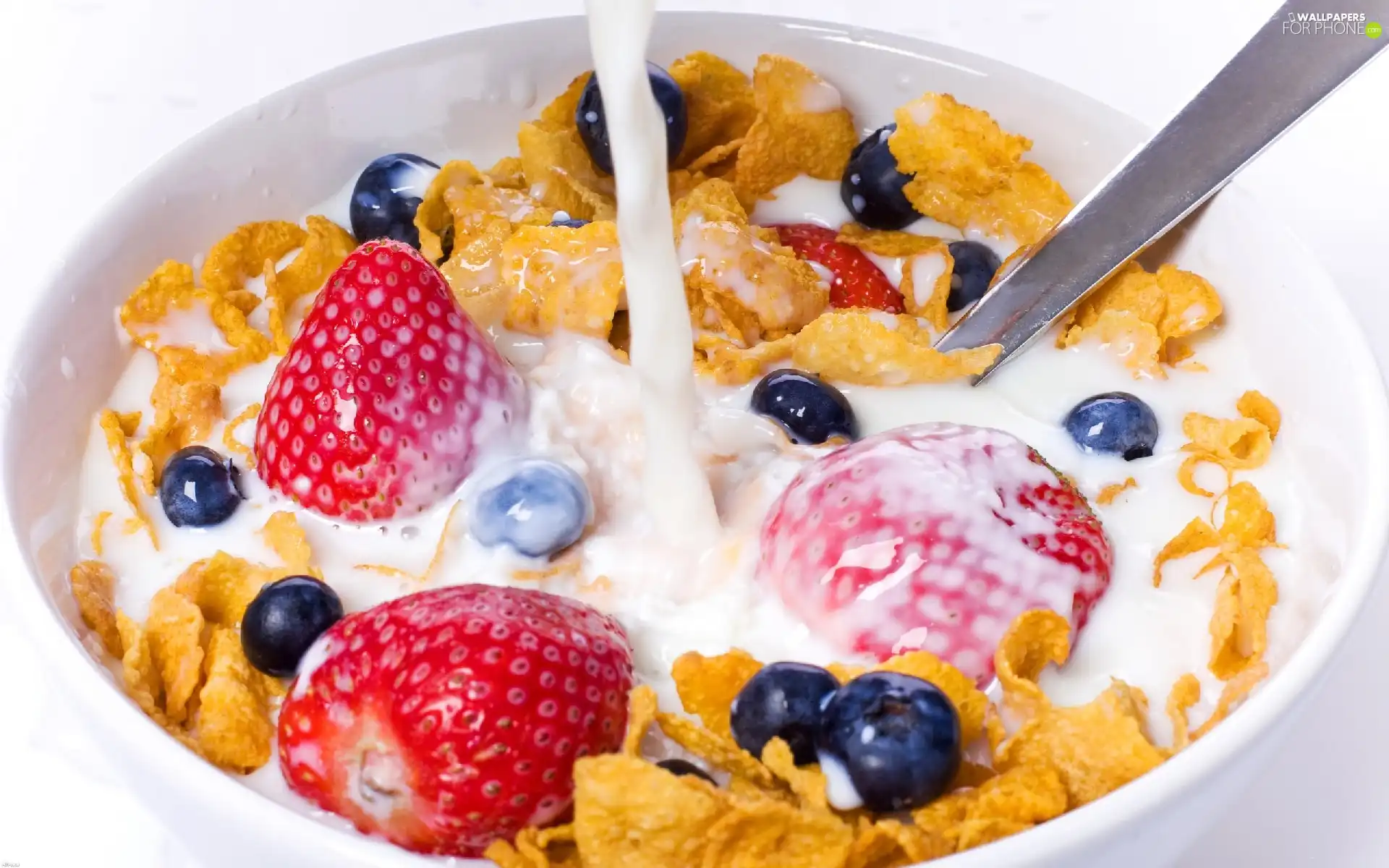 milk, blueberries, breakfast, strawberries, flakes