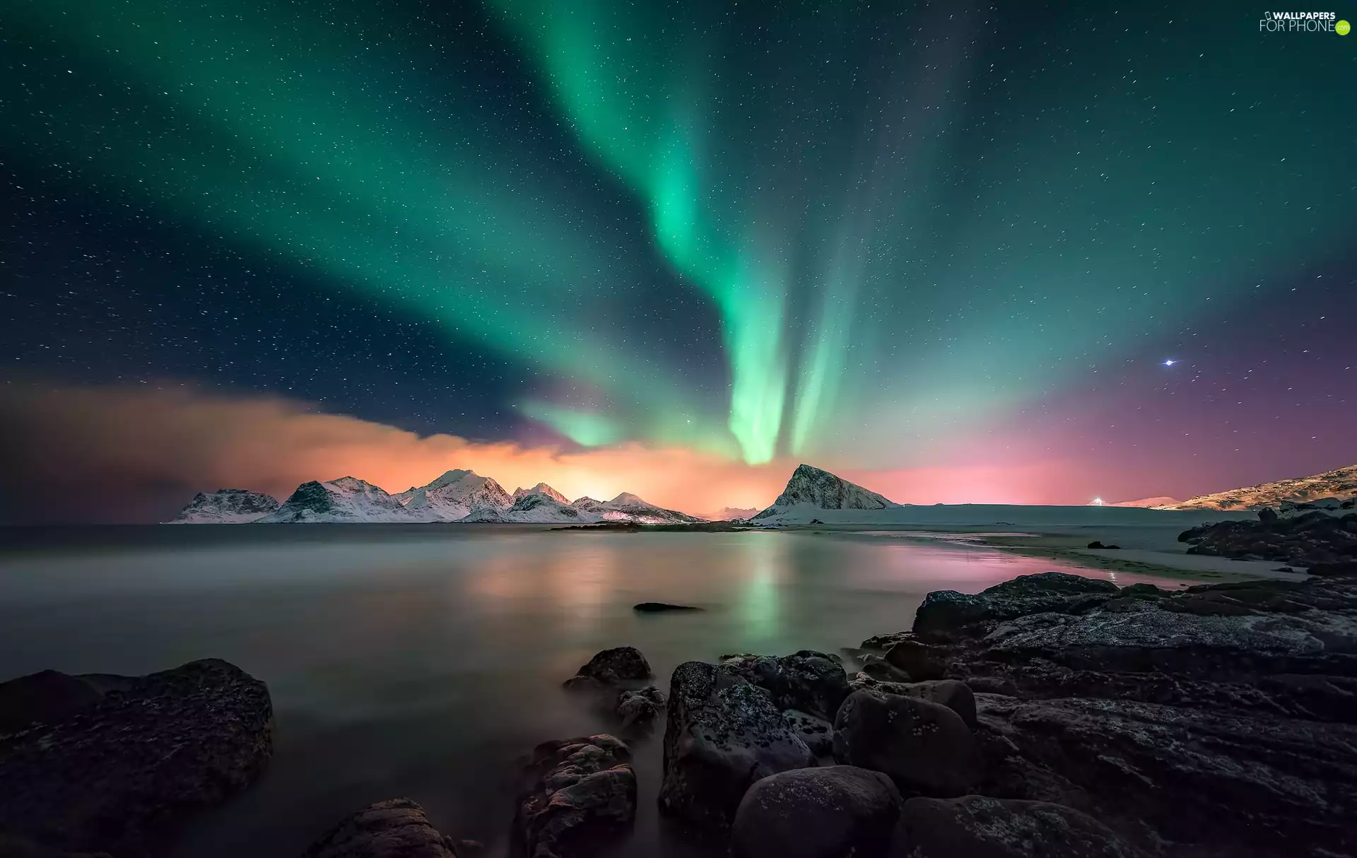 Mountains, aurora polaris, Lofoten, Flakstadøya Island, Norway