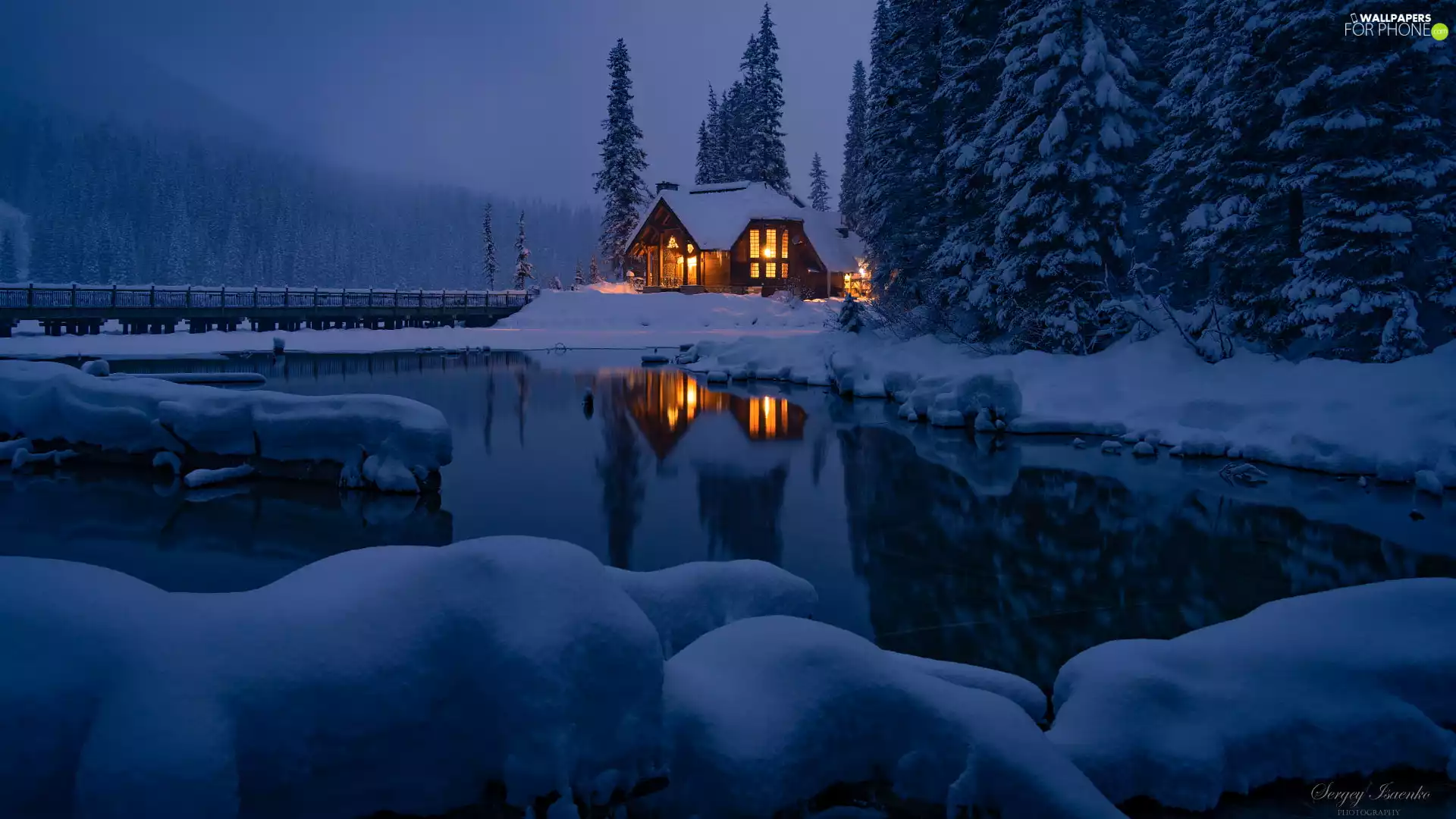 Mountains, lake, Province of British Columbia, Floodlit, Canada, viewes, drifts, trees, house, winter, Emerald Lake, Yoho National Park, bridge