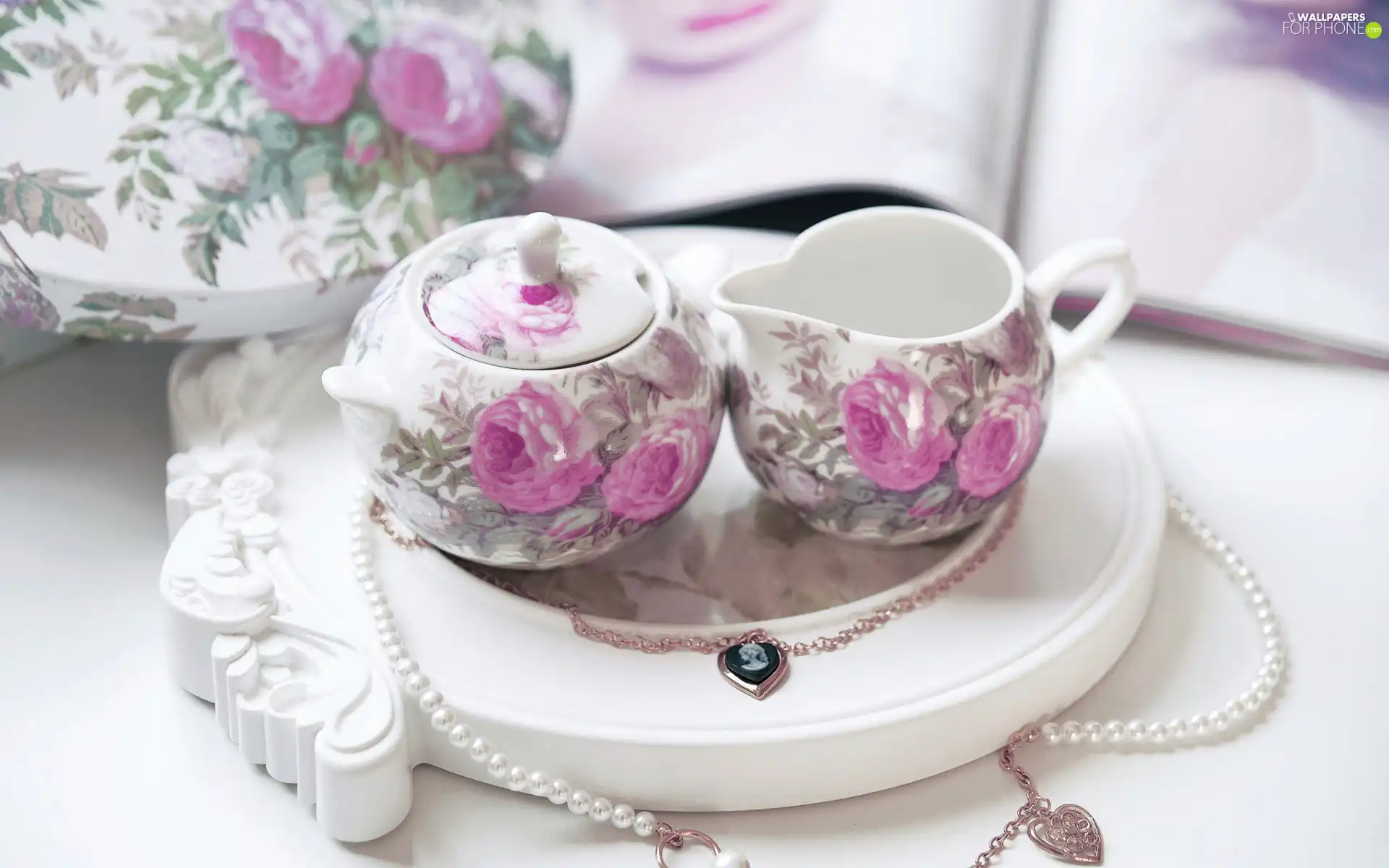 neck chain, jug, pendant, sugar-bowl, composition, Heart, Pearl