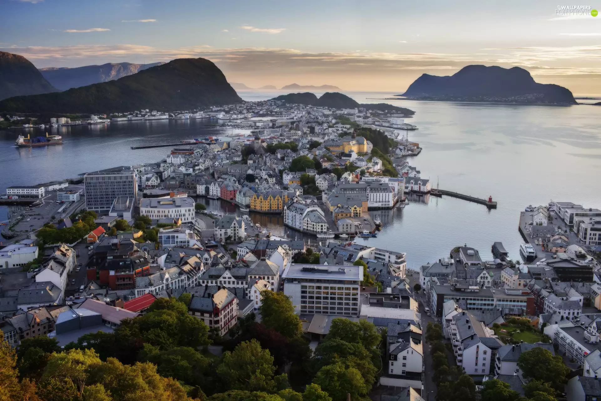 Norwegian Sea, Town, More og Romsdal Region, Norway, rocks, Alesund