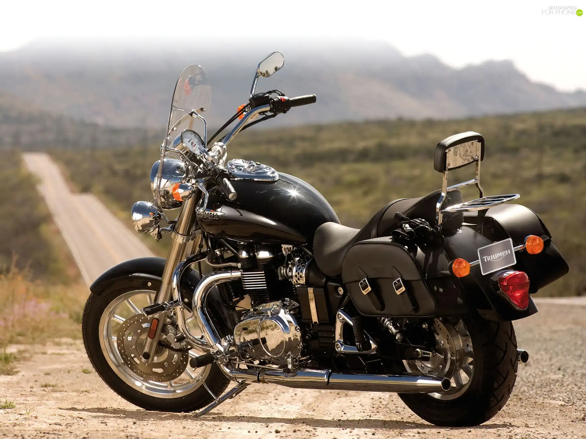crash bars, Triumph America, panniers