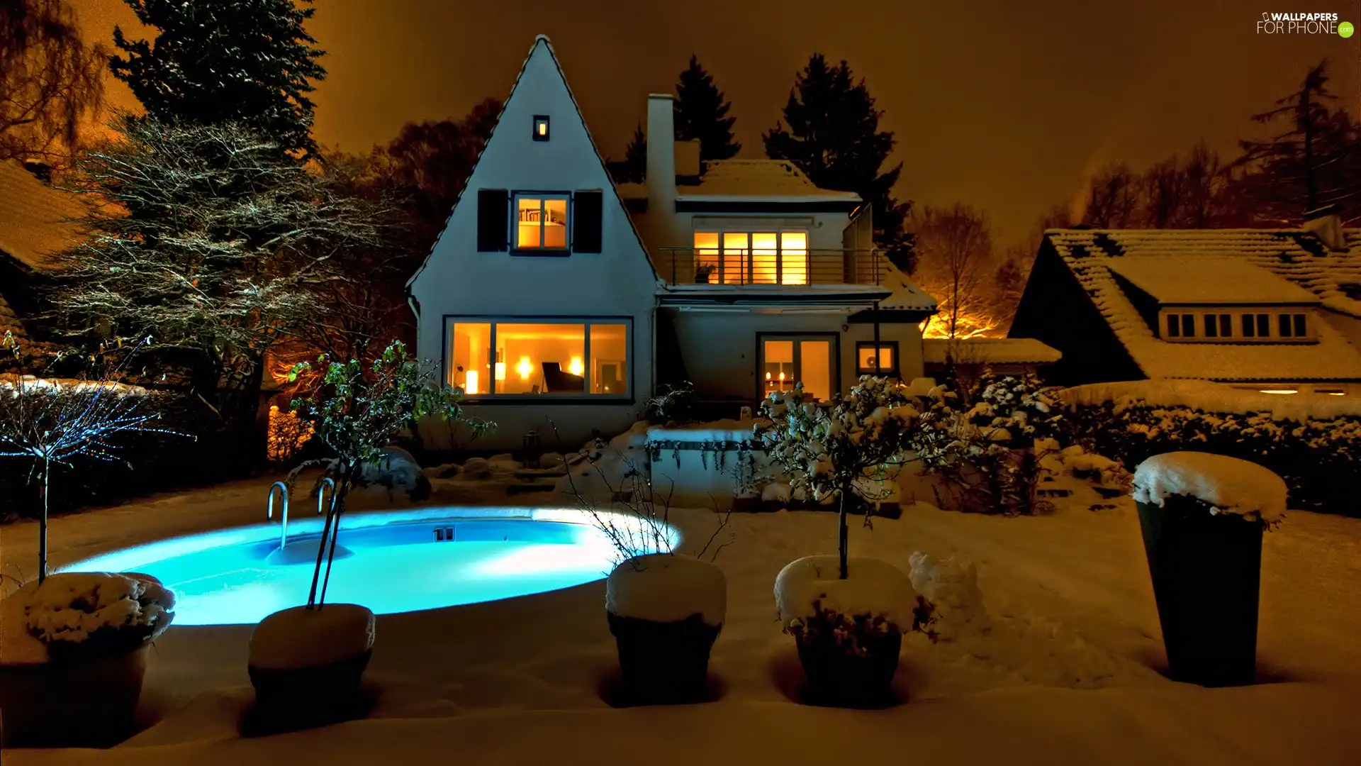 Pool, house, winter