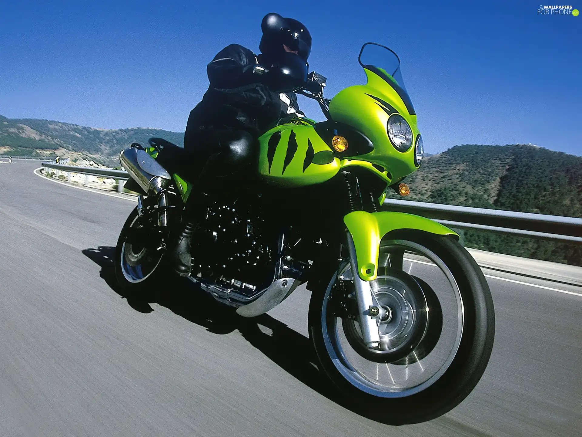 Triumph Tiger 955i, road