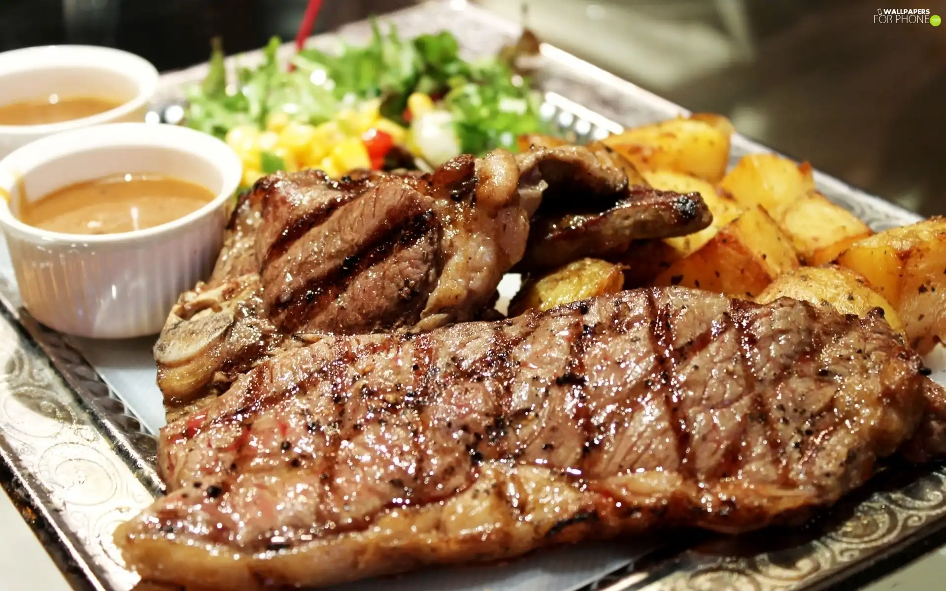 Grilled, potatoes, sauce, roast
