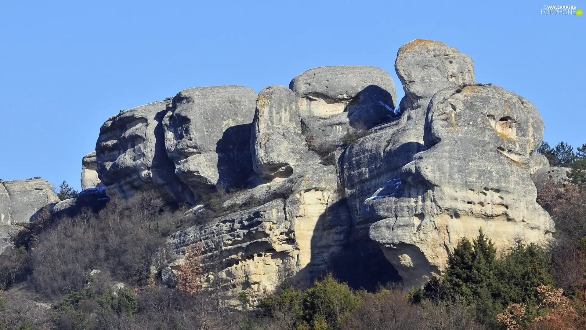 Sky, rocks, Bush