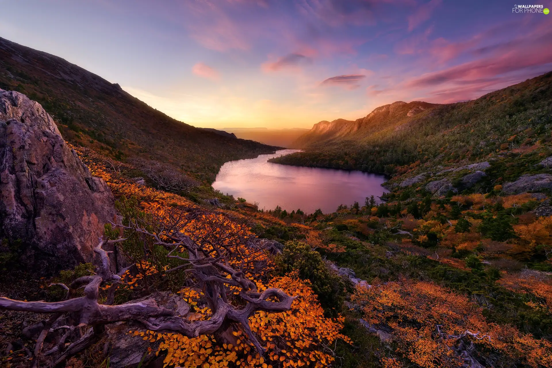 Hanson Lake, Mountains, Tasmania, Cradle Mountain National Park-Lake St Clair, Australia