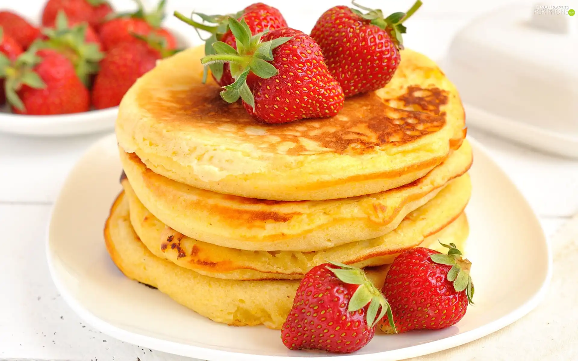 pancakes, strawberries