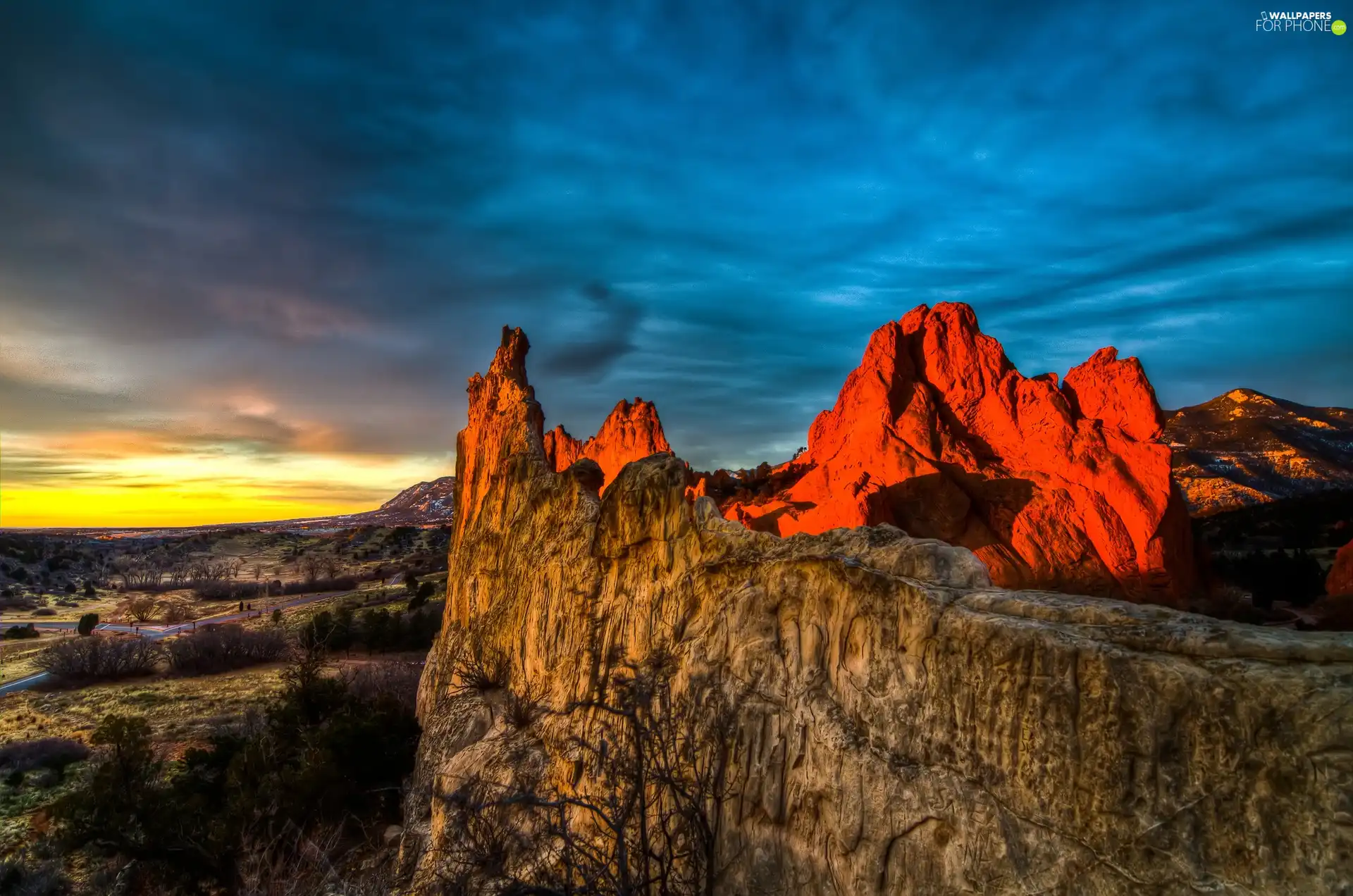 clouds, rays, sun, Mountains