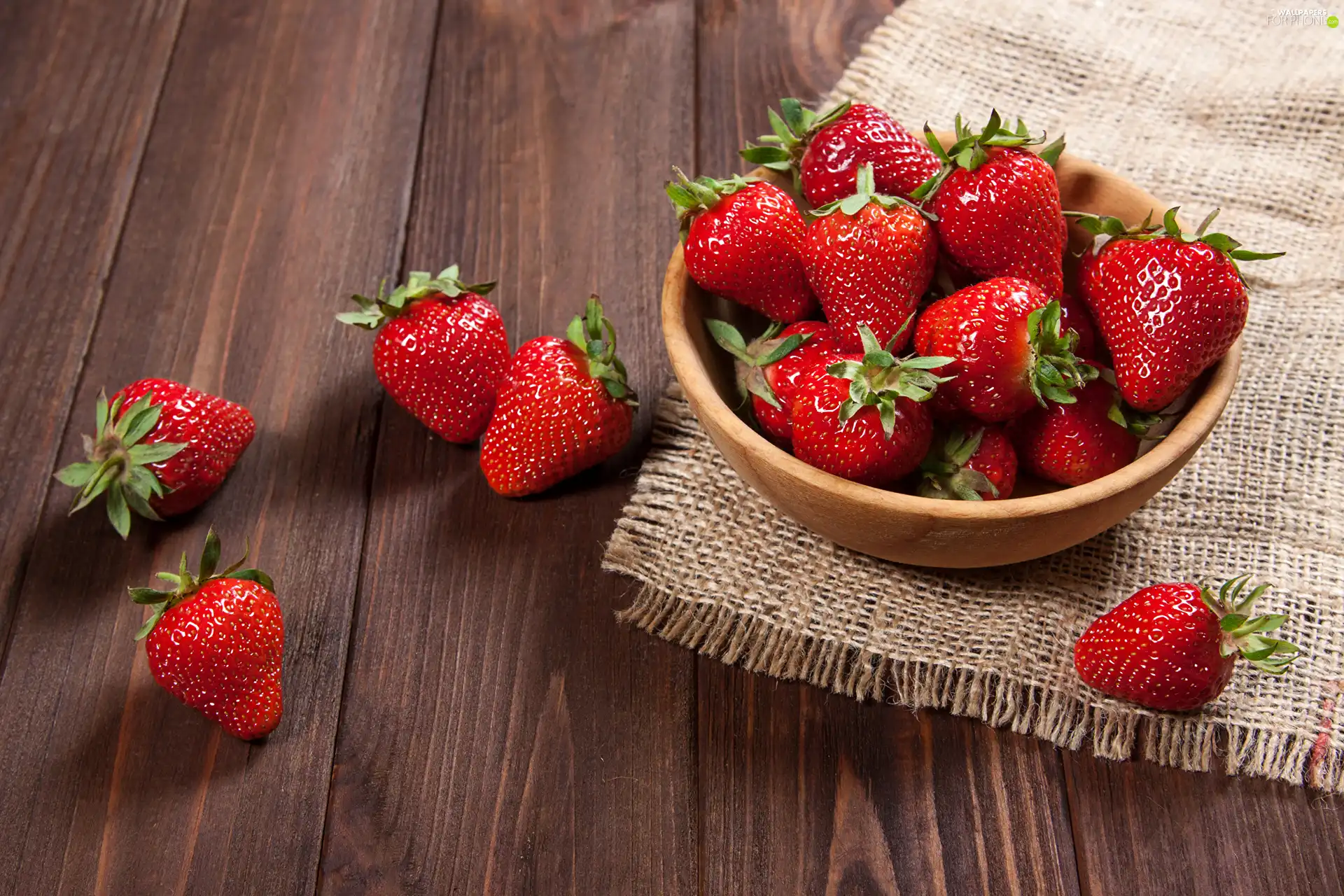 tablecloth, strawberries, bowl