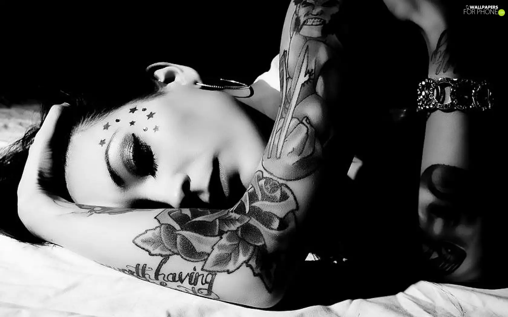 Women, tattoos