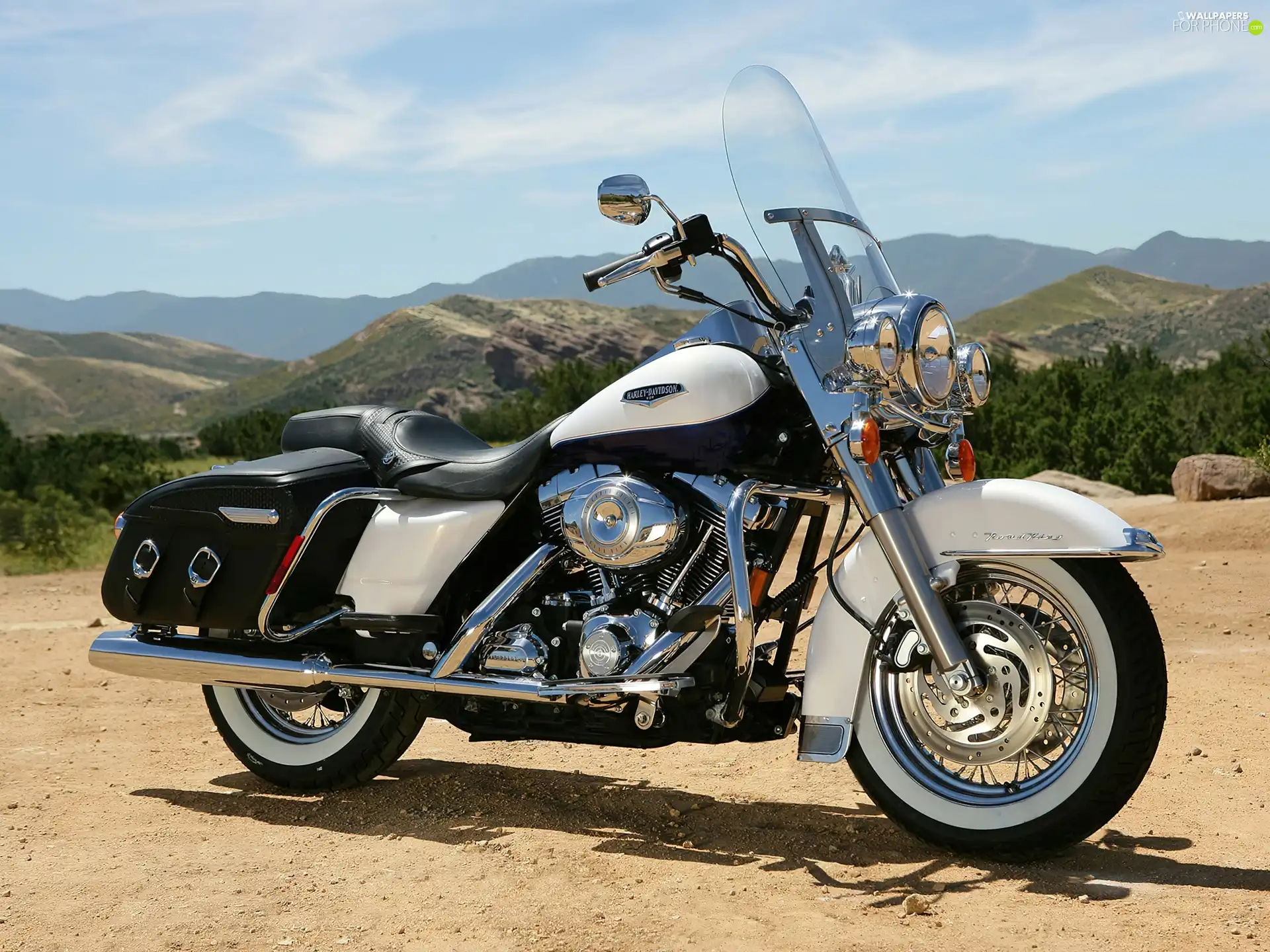 Glass, Harley Davidson Road King, Tourist