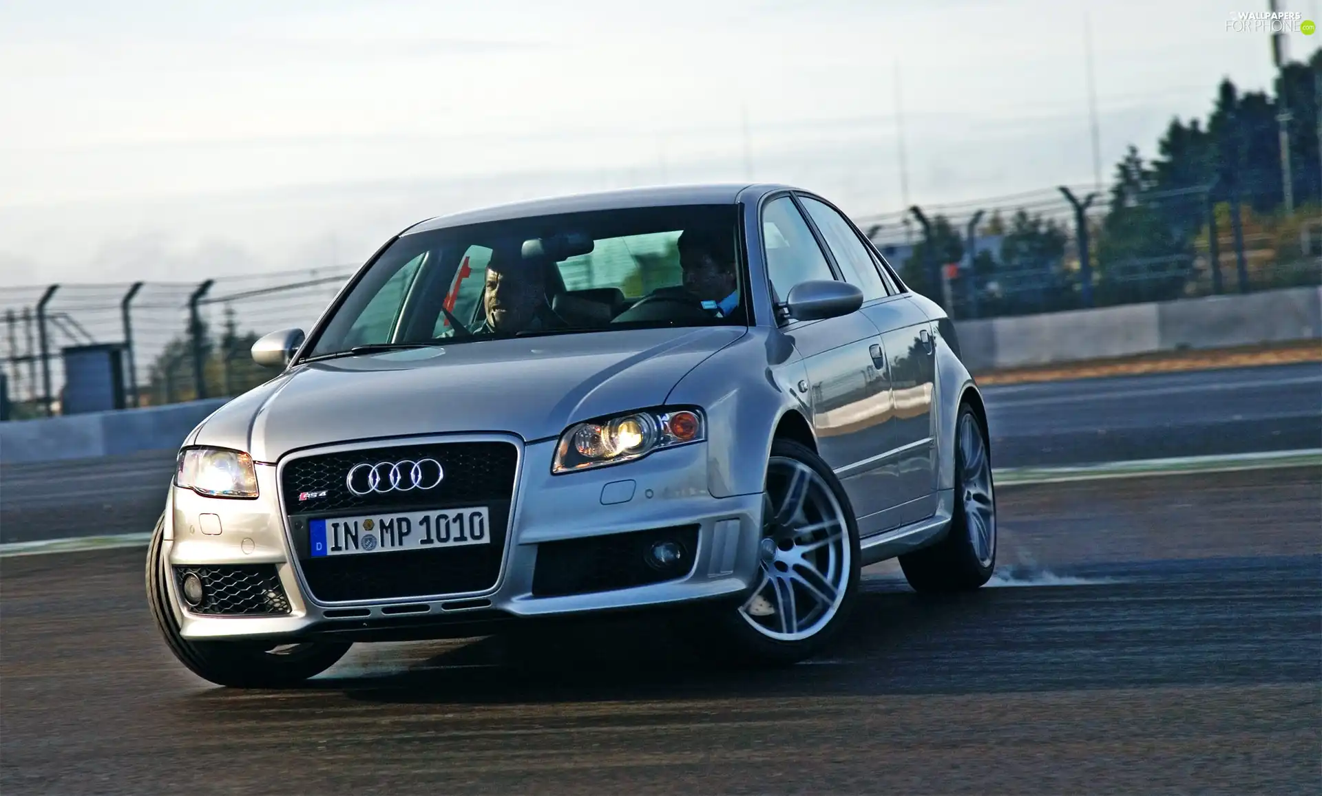 RS4, track