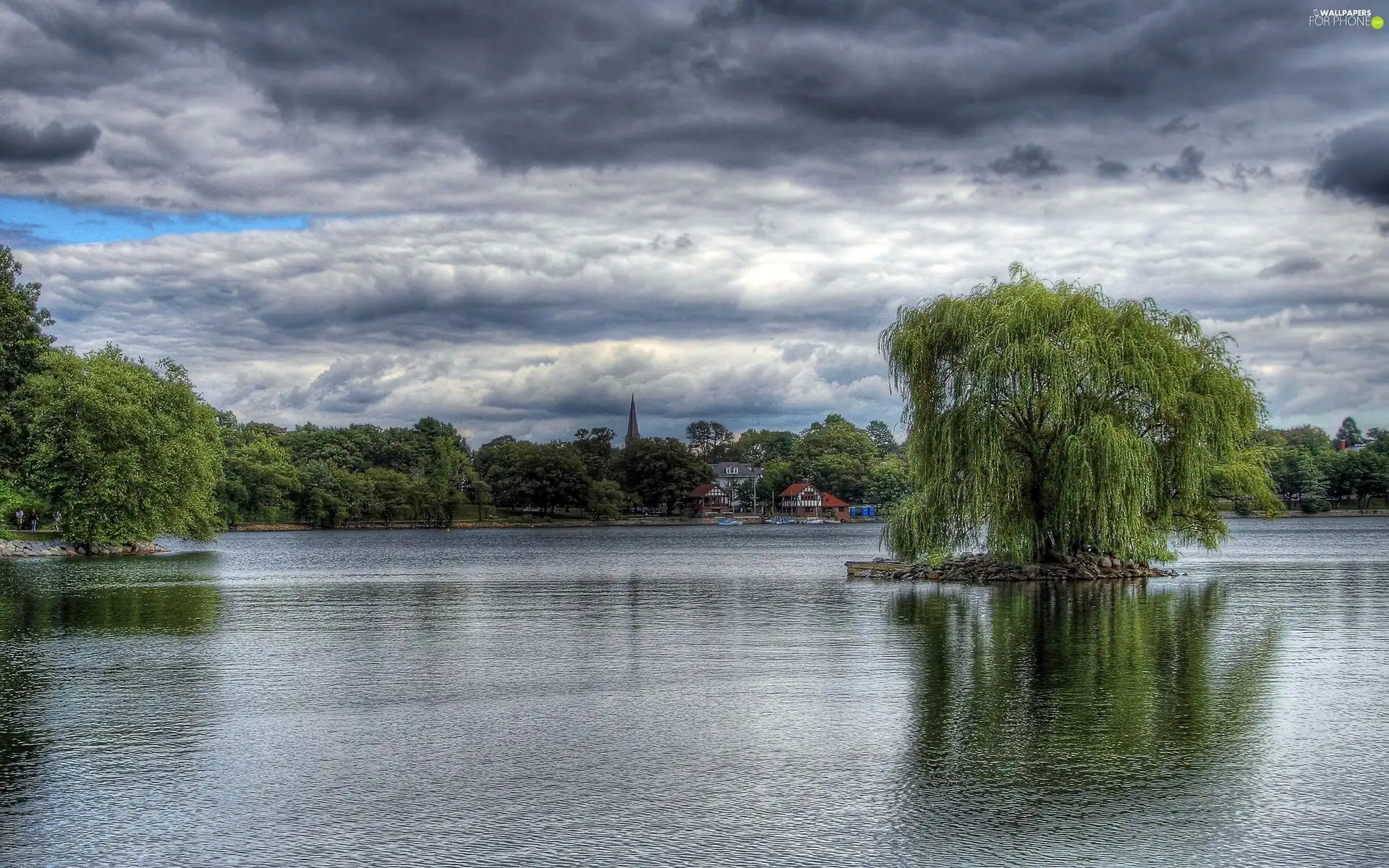 viewes, buildings, clouds, trees, lake